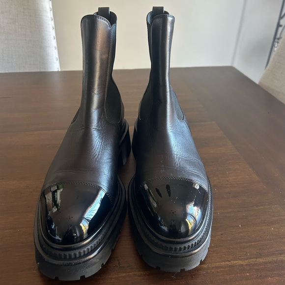 CHANEL Black Leather Ankle Boots size IT 41 - Picture 2 of 6